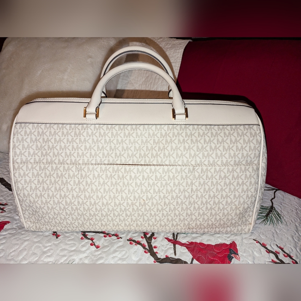 Michael Kors Jet Set Travel Large Duffle PVC Signature Light Cream Multi NWOT - Picture 3 of 13